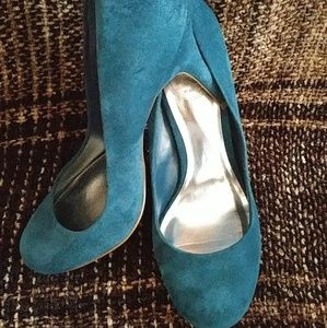 Jessica Simpson - teal suede round toe Oscar pump